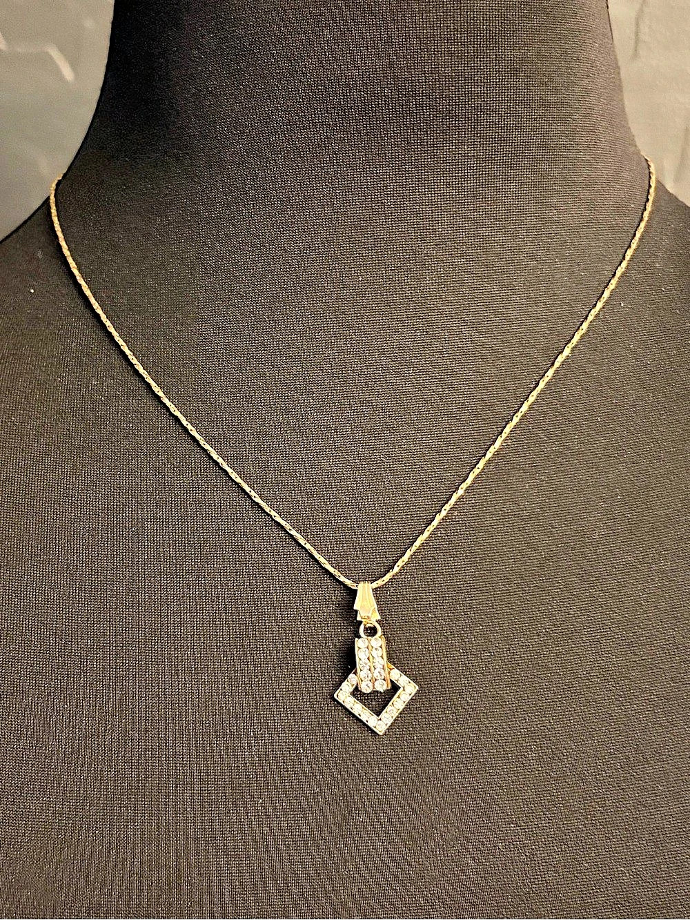 Geometric Pendant Necklace in Gold Like New